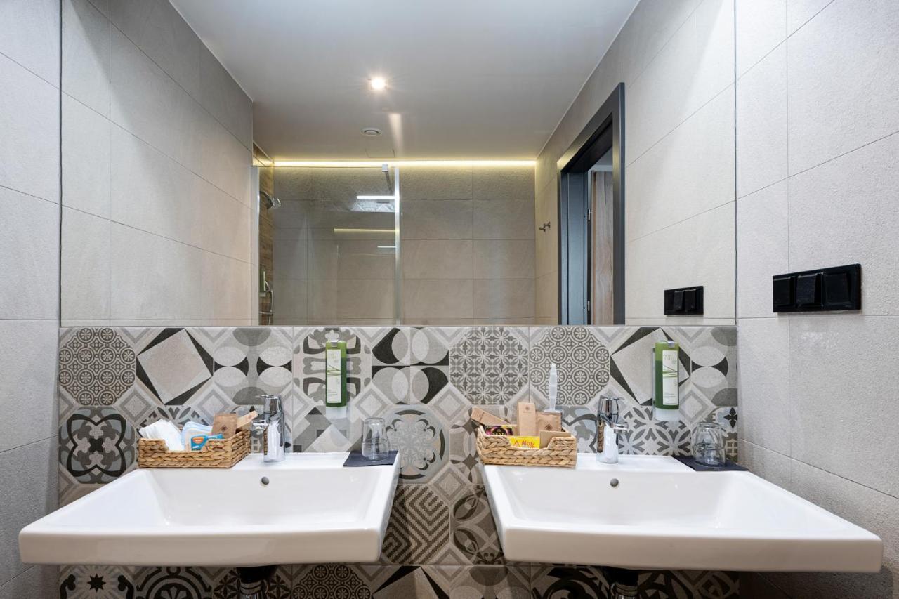 Ilkus Hotel & Restaurant Krze Bagian luar foto