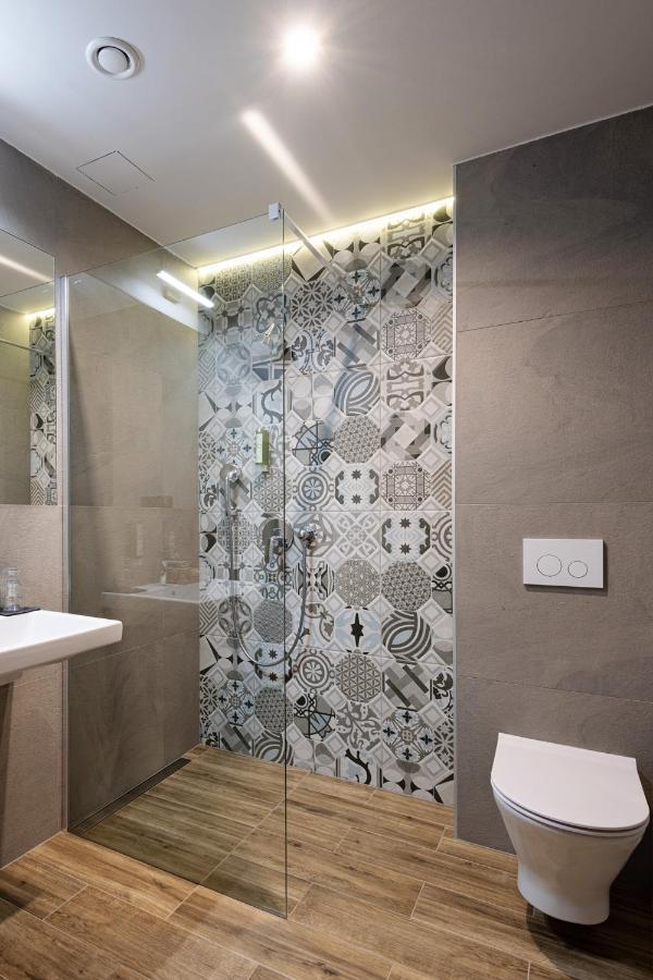Ilkus Hotel & Restaurant Krze Bagian luar foto